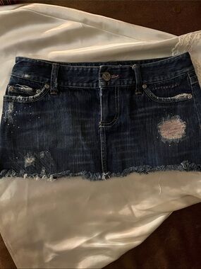 American Eagle Outfitters Micro Mini Skirt with rhinestone embellishments sz 4